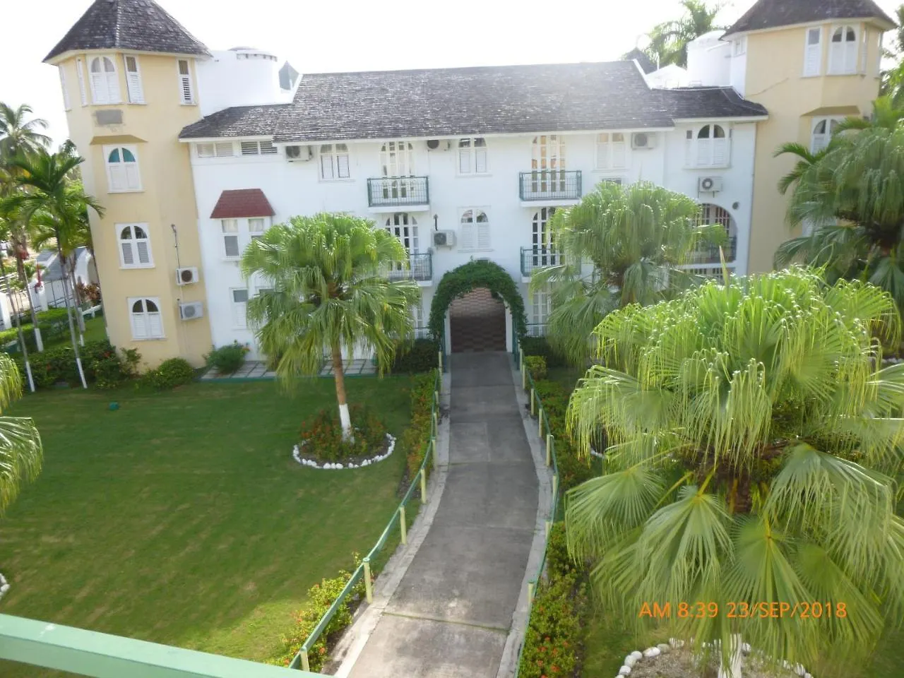 Sandcastles # E26 Ocho Rios Apartment